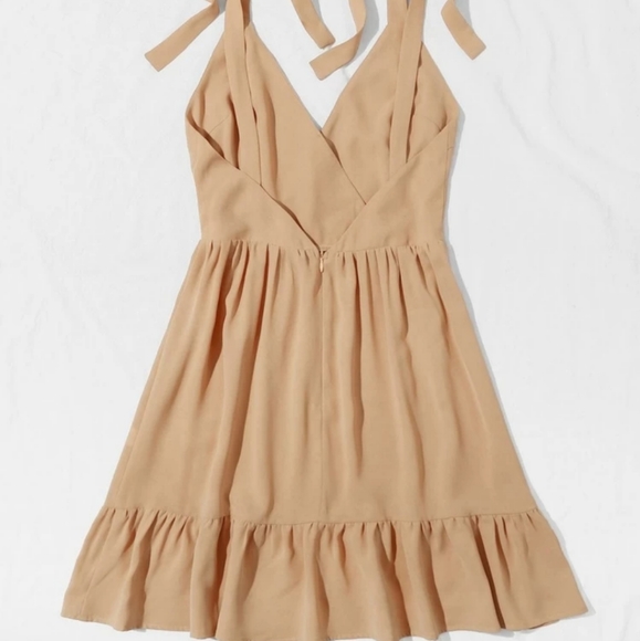 Beige dress - Picture 2 of 2